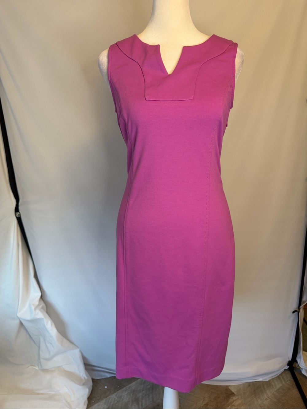 Sleeveless Pink Sheath Dress w Notch Neckline, Tailored Vertical Stitching
